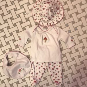 Kissy Kissy NB outfit, bib and hat